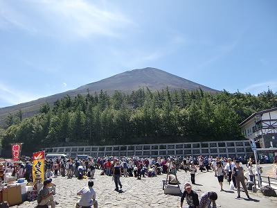 KCP students at Mt. Fuji and an amusement park